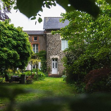 Maison D'Hotes La Bien-Aimee Montrevault Екстериор снимка