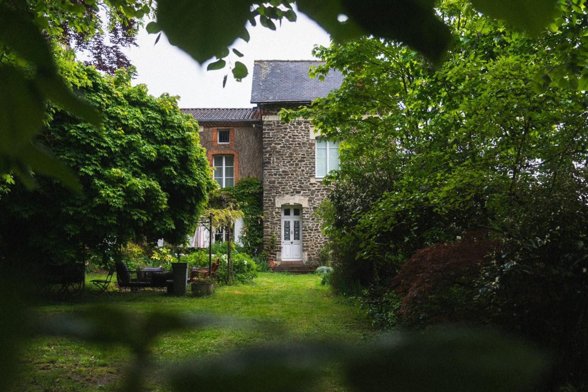 Maison D'Hotes La Bien-Aimee Montrevault Екстериор снимка
